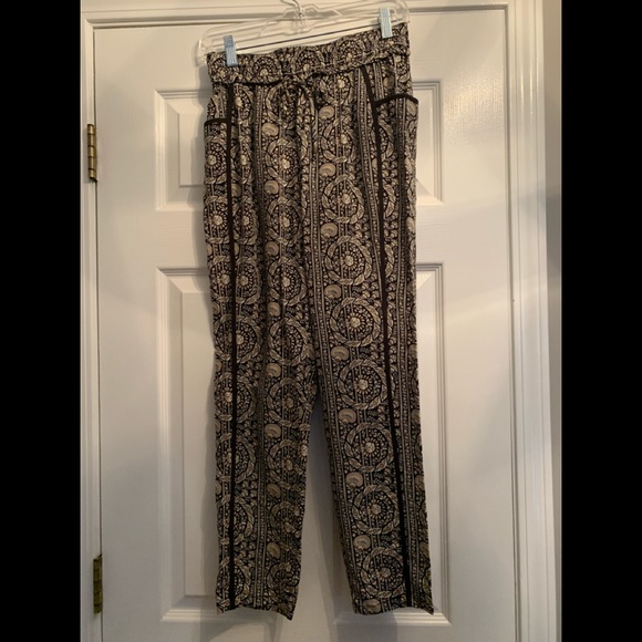 Anthropologie Pants - Anthropologie HEI HEI patterned pants size S